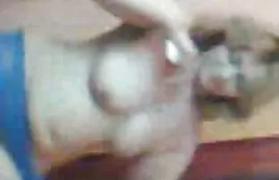 XXX वह आदमी जो अपनी प्रेमिका की चूत को सह sexi मूवी से भरता है ।