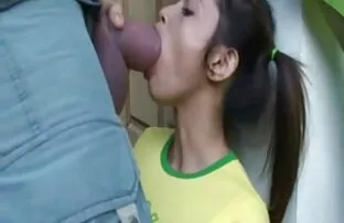 XXX एक हताश आदमी रोता है, एक फुल सेक्सी मूवी पिक्चर छात्र के सदस्य गुदा