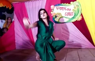 XXX सेक्स करने के लिए एक कारण की तलाश सेक्सी वीडियो एचडी मूवी में लड़कियां