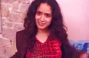 XXX सर सेक्सी फिल्म मूवी व्यापक कंधों कार में गिर जाते हैं