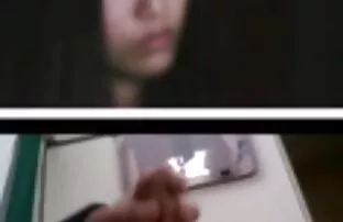 XXX उतारा उसकी लड़की ओल्ड मूवी सेक्सी में