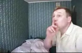 XXX यंग पोर्न छोटे बिस्तर पर होता हिंदी सेक्सी फिल्म मूवी है