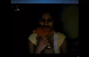 XXX एक सेक्सी मूवी हॉट आदमी ने अपनी टोपी में एक सदस्य लगाया